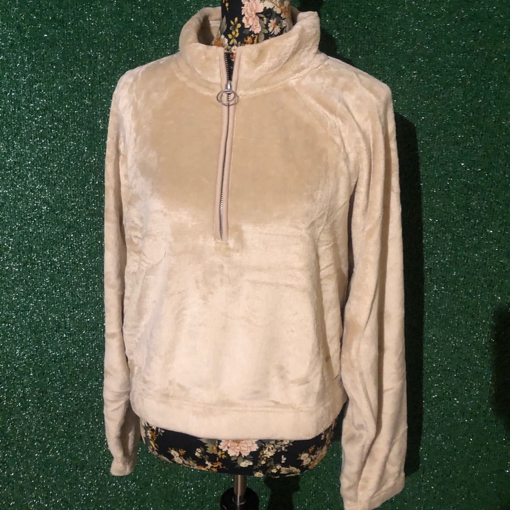 Hollister warm sweatshirt super soft size M NWT